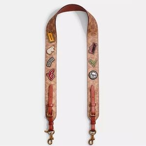 ❌SOLD❌Coach strap in signature canvas with patches